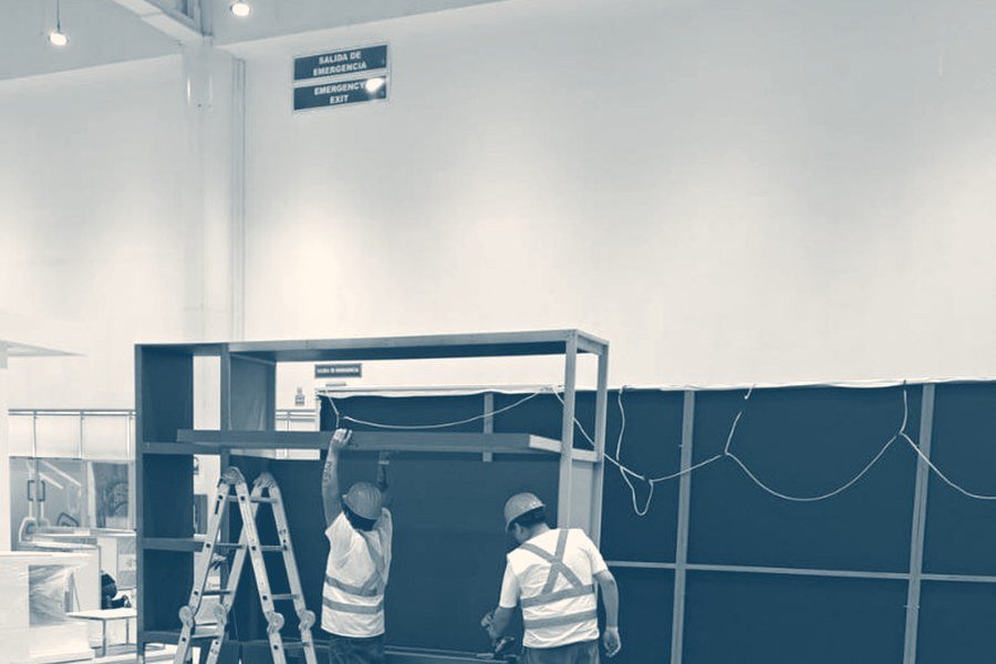 Fabricación de la estructura de un stand para exposición